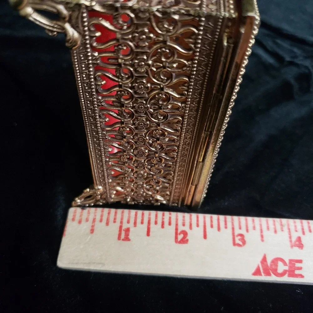 VTG‎ Ornate Gold Tone Brass Filigree Jewelry Trinket Box Glass Hinged Lid Japan